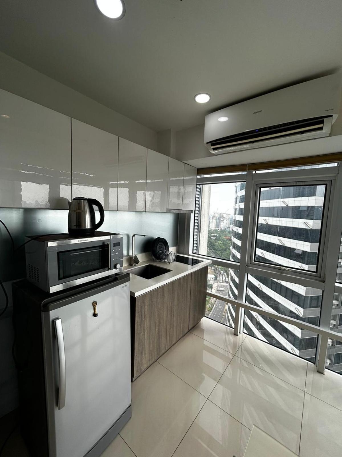 Oasis Regency @ Fort Victoria Bgc Taguig Luaran gambar