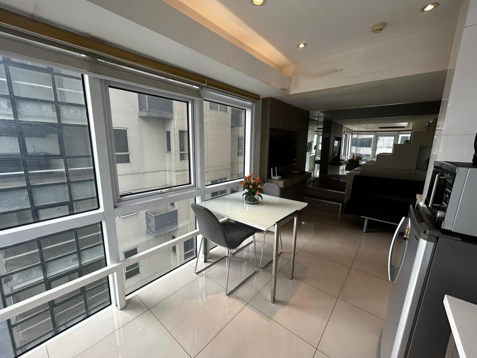Oasis Regency @ Fort Victoria Bgc Taguig Luaran gambar