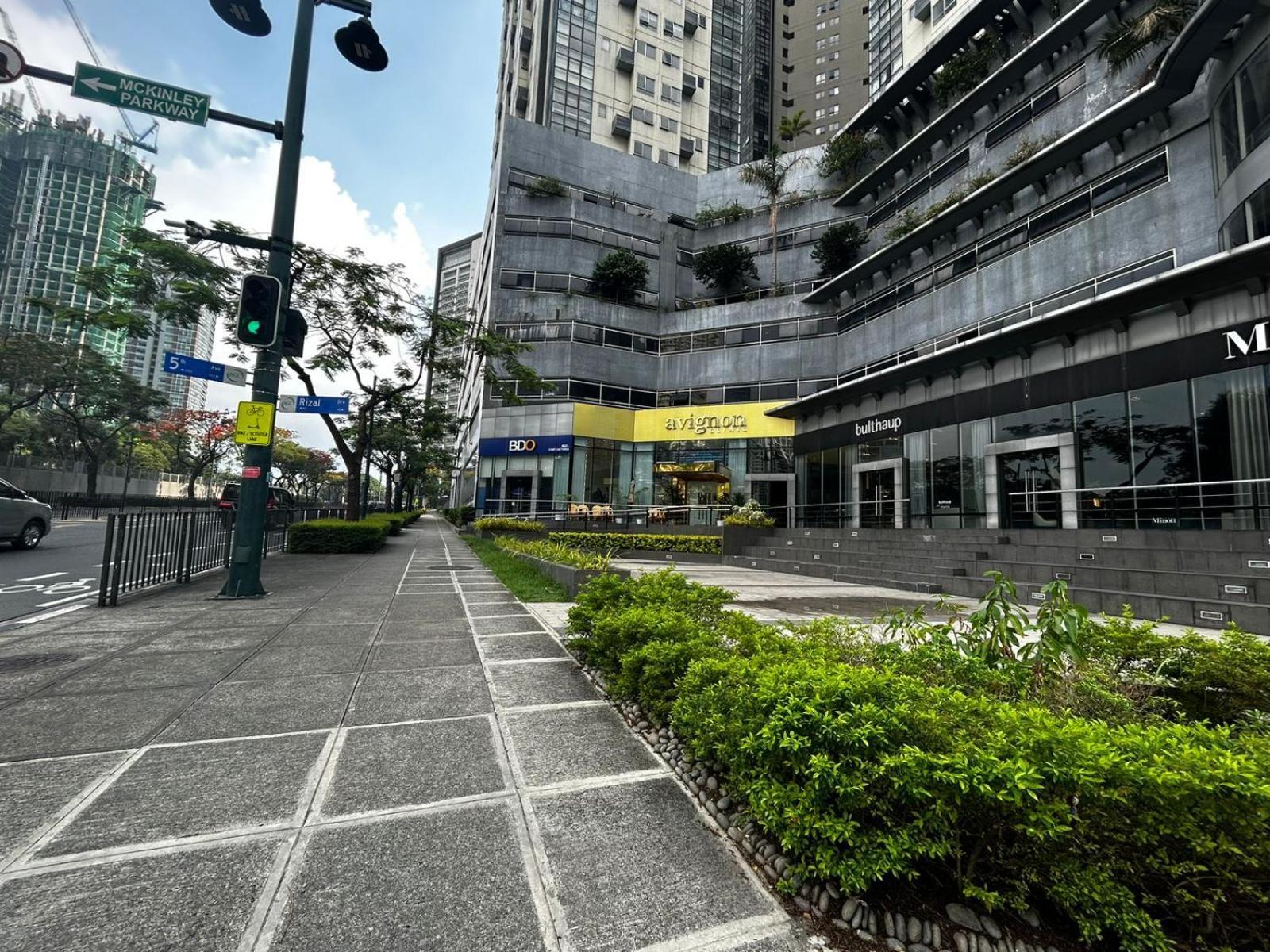Oasis Regency @ Fort Victoria Bgc Taguig Luaran gambar